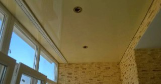 Натяжной потолок на балкон Чебаркуль, цена 6146 руб.
